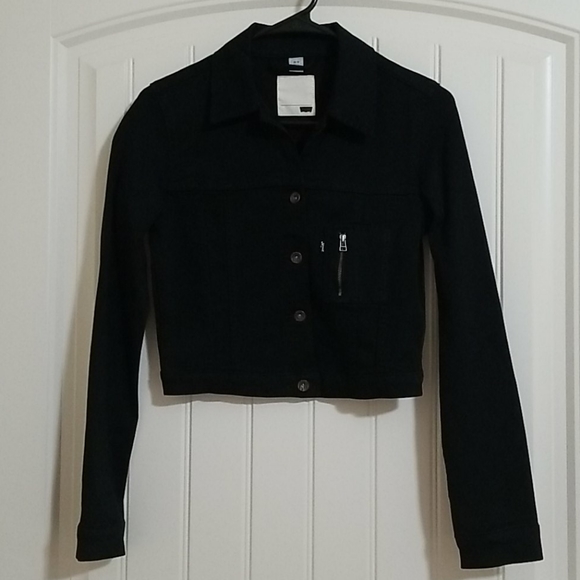NWOT Levi’s Women’s Sateen Trucker Jacket - Picture 2 of 8